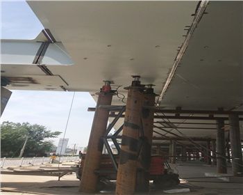 海拉爾高架橋，頂橋施工中